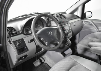 Подержанный автомобиль Mercedes-Benz Viano 2007 года (9 фото)