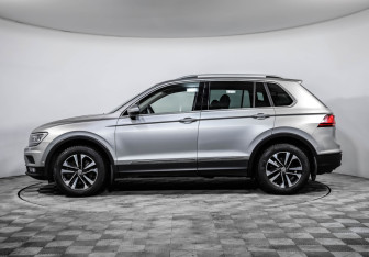 Подержанный автомобиль Volkswagen Tiguan 2019 года (8 фото)