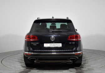 Подержанный автомобиль Volkswagen Touareg 2017 года (6 фото)
