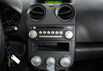 Подержанный автомобиль Mitsubishi Colt Hatchback 2007 года (15 фото)