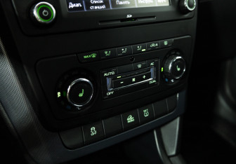 Подержанный автомобиль Skoda Yeti 2013 года (17 фото)