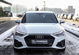 Подержанный автомобиль Audi A4 Sedan 2020 года (3 фото)