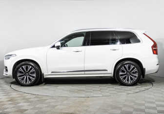 Подержанный автомобиль Volvo XC90 2020 года (8 фото)