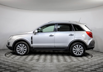 Подержанный автомобиль Opel Antara 2014 года (8 фото)