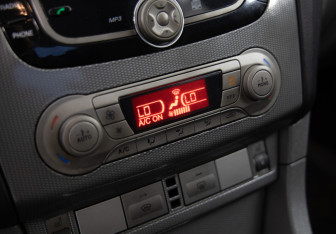 Подержанный автомобиль Ford Focus Hatchback 2011 года (15 фото)