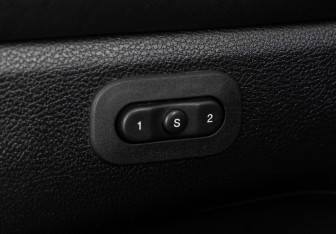 Подержанный автомобиль Jeep Grand Cherokee 2014 года (18 фото)