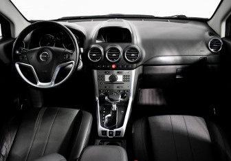 Подержанный автомобиль Opel Antara 2013 года (13 фото)
