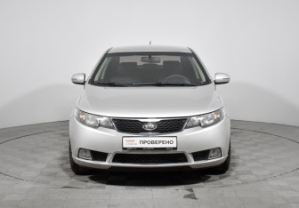 Подержанный автомобиль Kia Cerato Sedan 2011 года (2 фото)