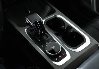 Подержанный автомобиль Jaecoo J7 2024 года (16 фото)