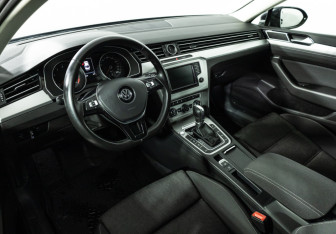 Подержанный автомобиль Volkswagen Passat Sedan 2017 года (11 фото)