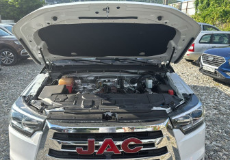 Подержанный автомобиль JAC T8 Pro 2023 года (8 фото)