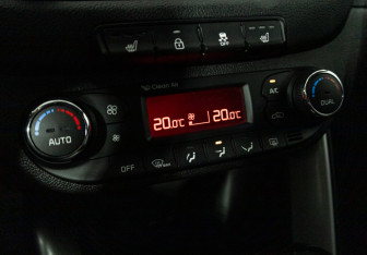 Подержанный автомобиль Kia Ceed Wagon 2014 года (15 фото)