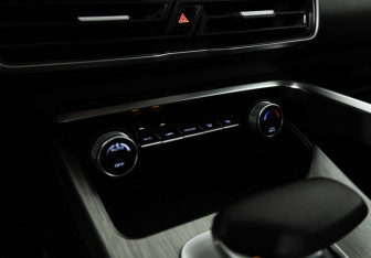 Подержанный автомобиль Geely Coolray 2023 года (17 фото)