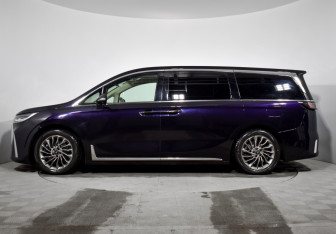 Подержанный автомобиль Voyah Dream 2023 года (8 фото)