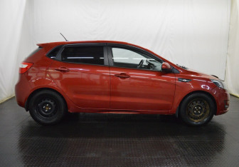 Подержанный автомобиль Kia Rio Hatchback 2014 года (4 фото)