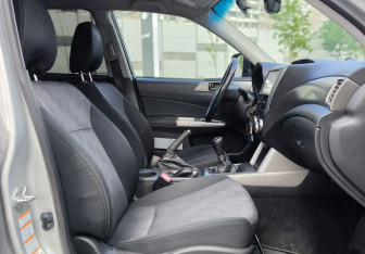 Подержанный автомобиль Subaru Forester Suv 2010 года (11 фото)
