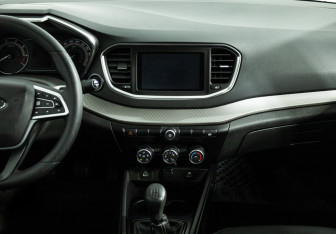 Подержанный автомобиль LADA (ВАЗ) Vesta Sedan 2023 года (14 фото)