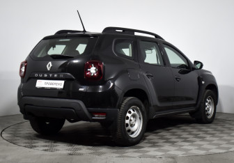 Подержанный автомобиль Renault Duster 2022 года (5 фото)