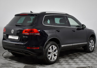 Подержанный автомобиль Volkswagen Touareg 2014 года (5 фото)