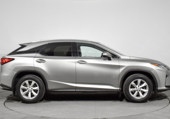 Подержанный автомобиль Lexus RX 2017 года (4 фото)