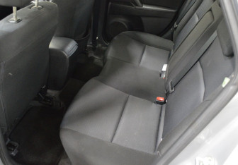Подержанный автомобиль Mazda 3 Hatchback 2011 года (11 фото)