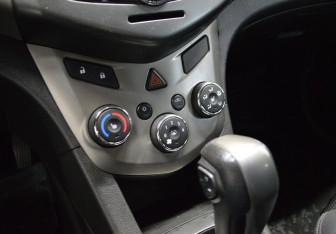 Подержанный автомобиль Chevrolet Aveo Sedan 2012 года (15 фото)
