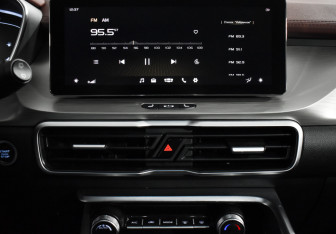 Подержанный автомобиль Geely Coolray 2023 года (16 фото)