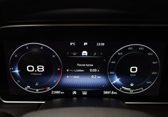 Подержанный автомобиль Hongqi HS5 2024 года (12 фото)