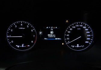 Подержанный автомобиль Hyundai Genesis 2015 года (12 фото)