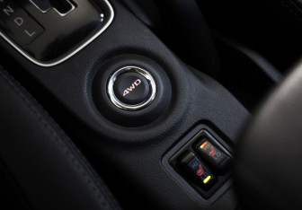 Подержанный автомобиль Mitsubishi Outlander 2015 года (18 фото)