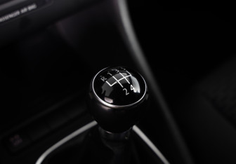 Подержанный автомобиль Volkswagen Golf Hatchback 2011 года (14 фото)