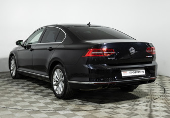 Подержанный автомобиль Volkswagen Passat Sedan 2017 года (7 фото)