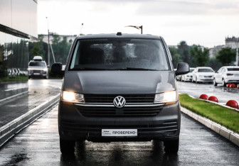 Подержанный автомобиль Volkswagen Caravelle 2020 года (4 фото)