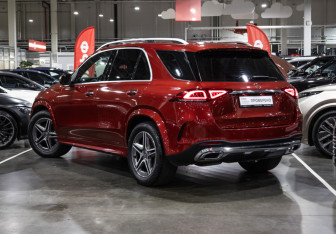 Подержанный автомобиль Mercedes-Benz GLE 2021 года (12 фото)