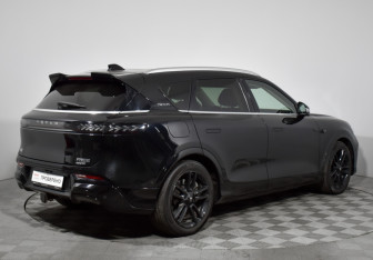 Подержанный автомобиль Voyah Free 2023 года (5 фото)