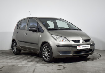 Подержанный автомобиль Mitsubishi Colt Hatchback 2007 года (3 фото)