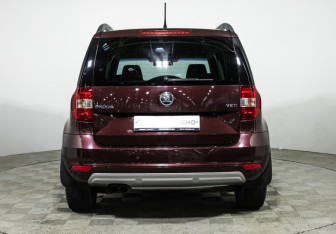 Подержанный автомобиль Skoda Yeti 2014 года (6 фото)