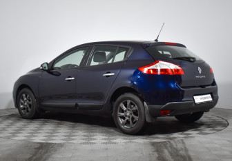 Подержанный автомобиль Renault Megane Hatchback 2013 года (7 фото)