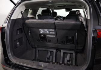 Подержанный автомобиль Kia Carnival 2022 года (38 фото)