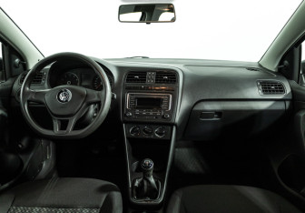 Подержанный автомобиль Volkswagen Polo Sedan 2019 года (13 фото)