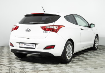 Подержанный автомобиль Hyundai i30 Hatchback 2014 года (5 фото)