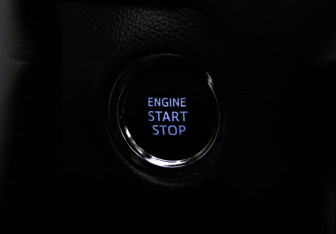 Подержанный автомобиль Toyota RAV4 2023 года (20 фото)