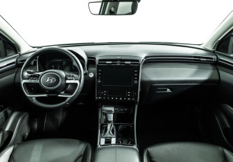 Подержанный автомобиль Hyundai Tucson 2023 года (13 фото)