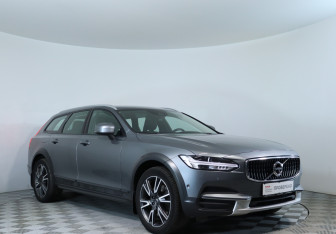 Подержанный автомобиль Volvo V90 Cross Country 2019 года (3 фото)