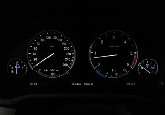 Подержанный автомобиль BMW X3 2014 года (12 фото)