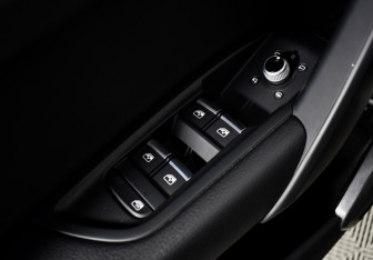 Подержанный автомобиль Audi Q5 2021 года (17 фото)