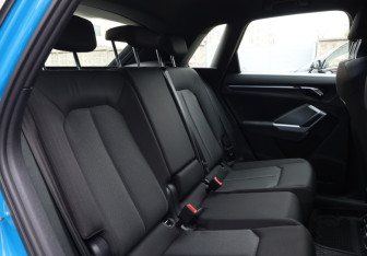 Подержанный автомобиль Audi Q3 2019 года (14 фото)
