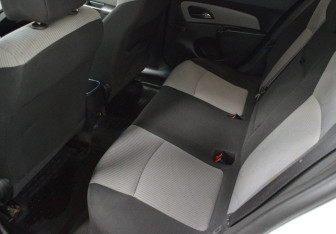 Подержанный автомобиль Chevrolet Cruze Sedan 2013 года (11 фото)