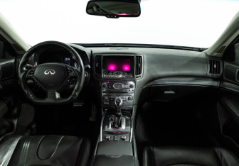 Подержанный автомобиль Infiniti G Sedan 2010 года (13 фото)