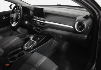 Подержанный автомобиль Kia Cerato Sedan 2022 года (12 фото)
